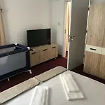 Guest house Theona 4*