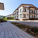 Theona Guest house 4*