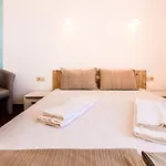 Theona Guest house