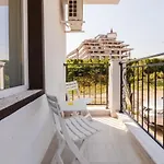 Guest house Theona 4*
