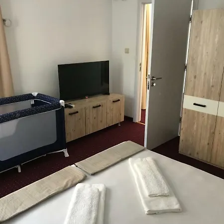 Casa de hóspedes Theona 4*