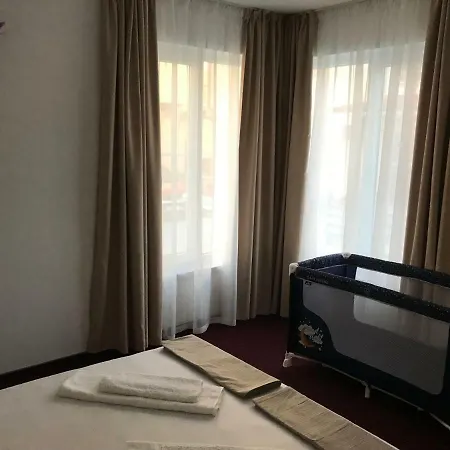 Theona Casa de hóspedes