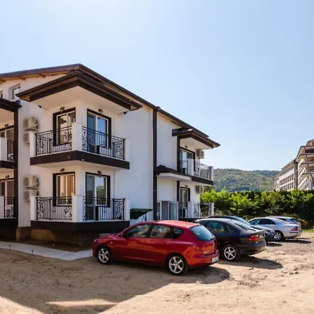 Theona Guest house 4*