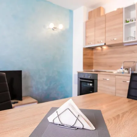 Theona 4* Obzor