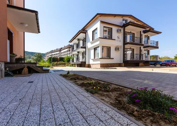 Theona Guest house 4*