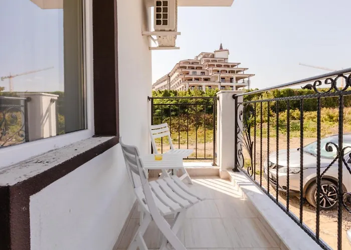 Guest house Theona 4*