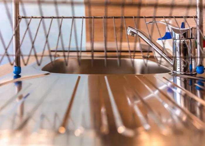 Guest house Theona 4*